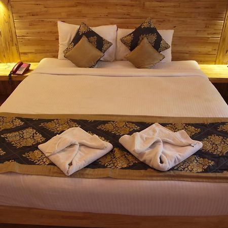 Symphony Palms Beach Resort And Spa Govind Nagar Екстериор снимка