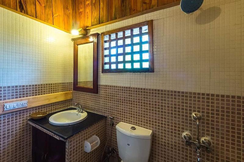 Symphony Palms Beach Resort And Spa Govind Nagar Екстериор снимка