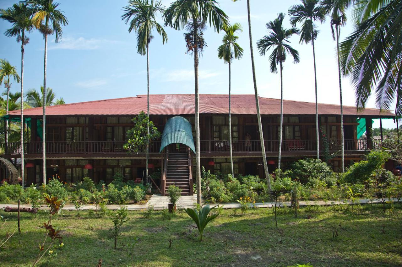 Symphony Palms Beach Resort And Spa Govind Nagar Екстериор снимка