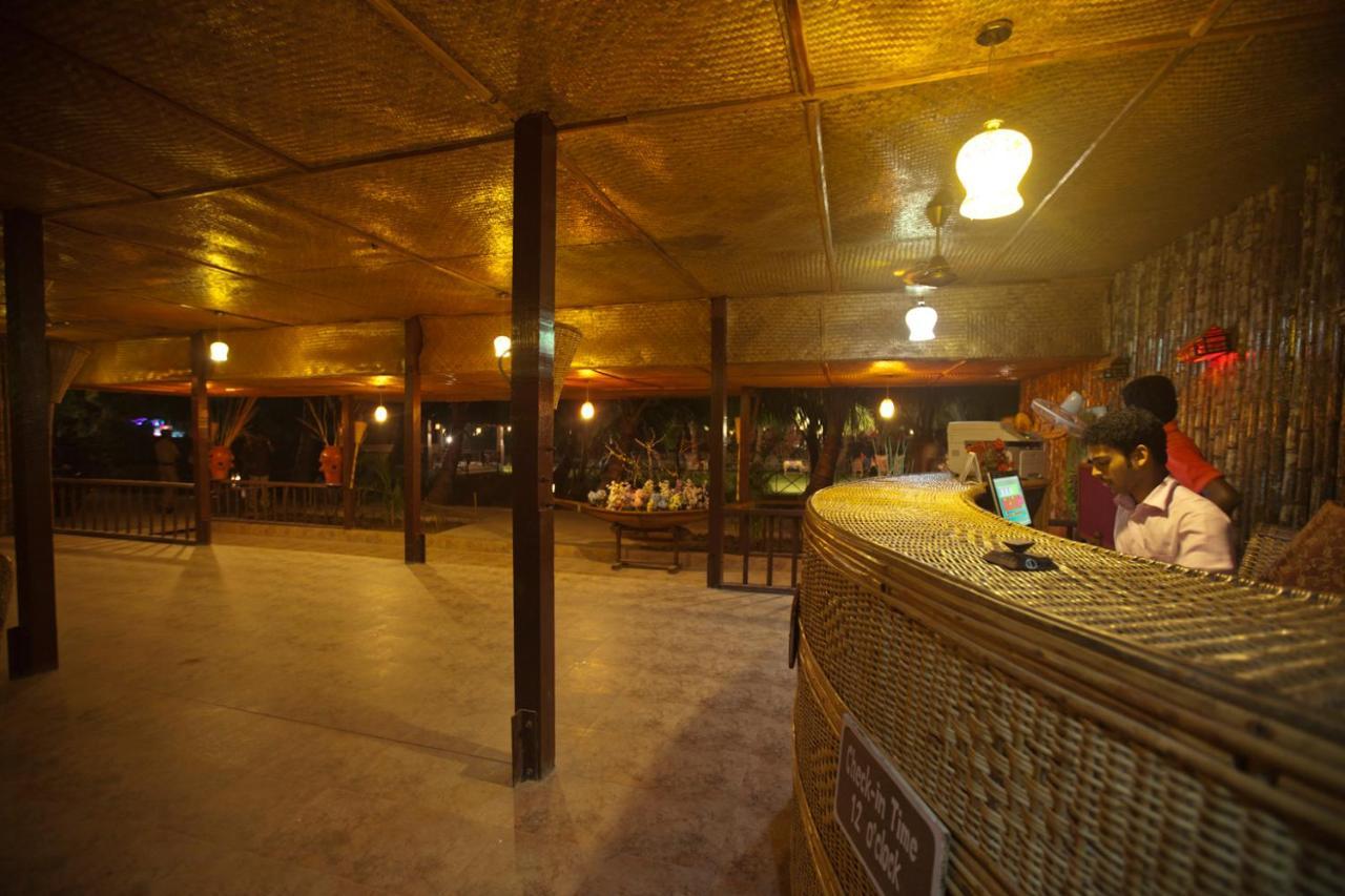 Symphony Palms Beach Resort And Spa Govind Nagar Екстериор снимка